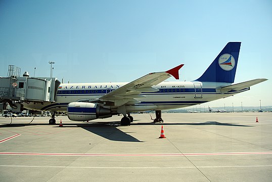 Airbus A319 de la compagnie Azerbaijan Airlines.