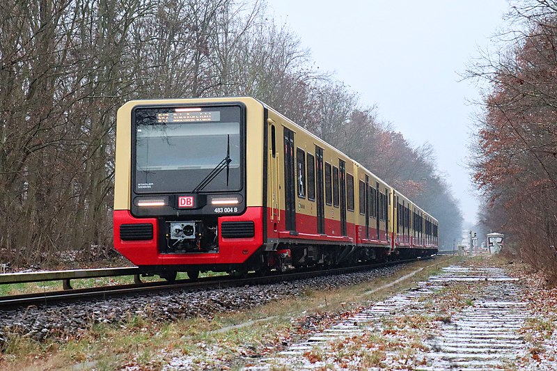 File:Baureihe 483-484 der S-Bahn Berlin.jpg