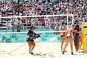 Deutsch: Beachvolleyball bei den Olympischen Jugendspielen 2018; Tag 9, 15. Oktober 2018; Mädchen, Viertelfinale: USA-Spanien 2–1 (21–19/17–21/15–9) English: Beach volleyball at the 2018 Summer Youth Olympics at 15 October 2018 – Girls Quarterfinals: USA-Spain 2–1 (21–19/17–21/15–9)