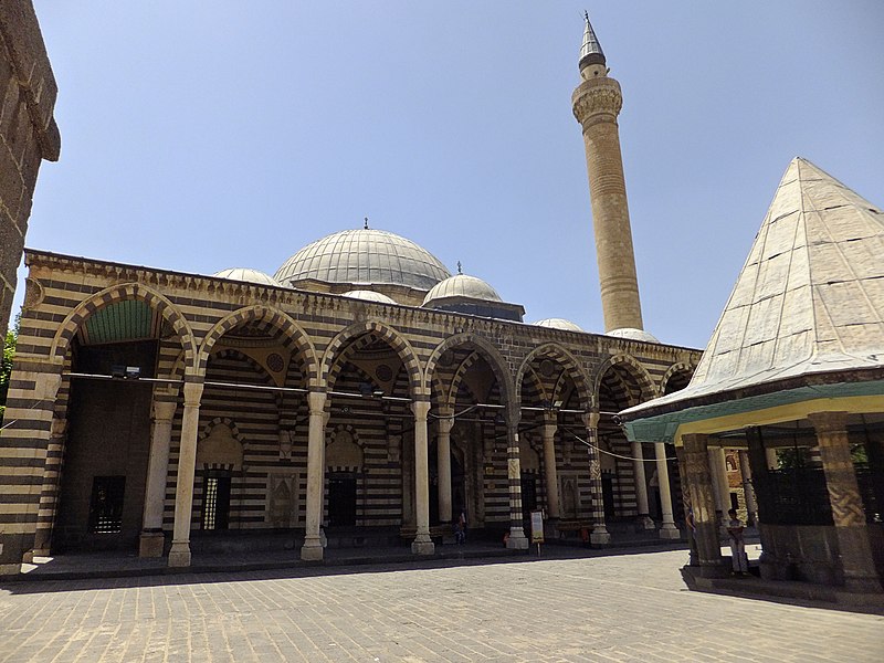 File:Behram Pasha Mosque DSCF9195.jpg