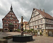 Marktplatz von Besigheim mit Rathaus