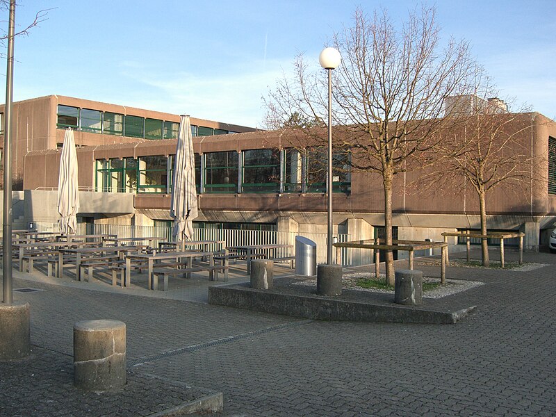 File:Bildungszentrum zofingen 02.JPG