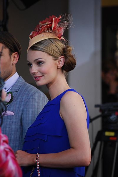 File:Blue dress - Ch9 Today Show, Bourke Street Mall - Flickr - avlxyz.jpg