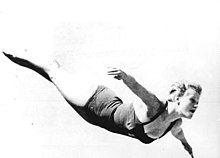 Gold medallist Ingrid Kramer in the final. Bundesarchiv Bild 183-75770-0094, Rom, XVII. Olympiade, Ingrid Kramer.jpg