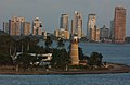 CARTAGENA LİMANI'NDA CASTILLO GRANDE LIGHTHOUSE - KOLOMBİYA.jpg