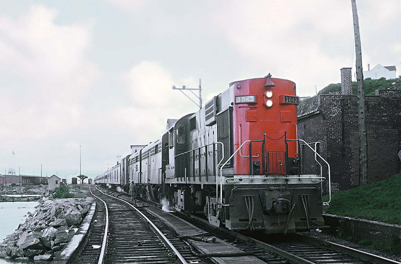 File:CN RS18 3842 with Train 8, the Scotian, at Levis, PQ on September 11,  1970 (34988265424).jpg - Wikimedia Commons