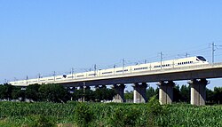 CRH5A villamos motorvonat a vasútvonalon