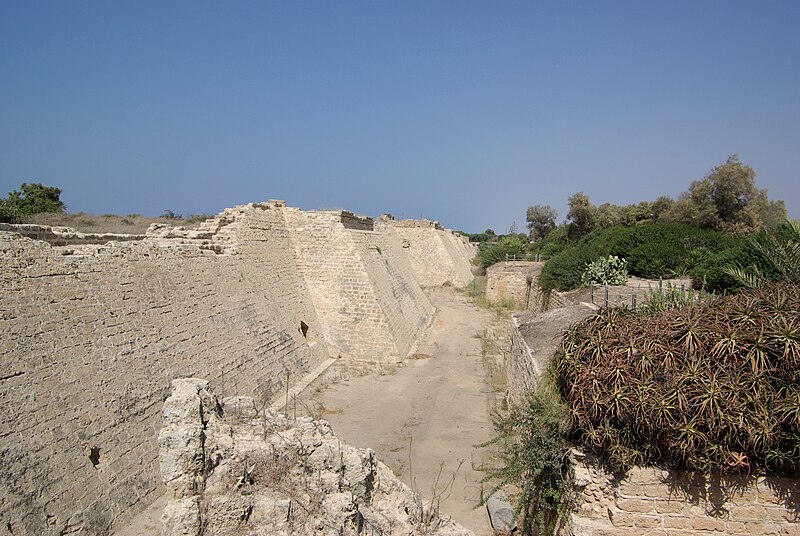 File:Caesarea Maritima BW 2010-09-23 10-09-28.JPG