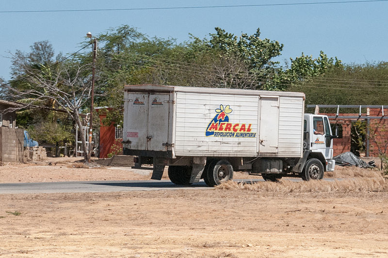 File:Camión de Mercal en Isla Margarita.JPG
