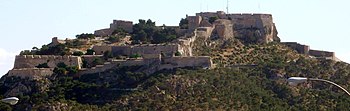 Alicante üzerinde Castillo de Santa Bárbara