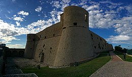 Арагонский замок Ортона 1.jpg