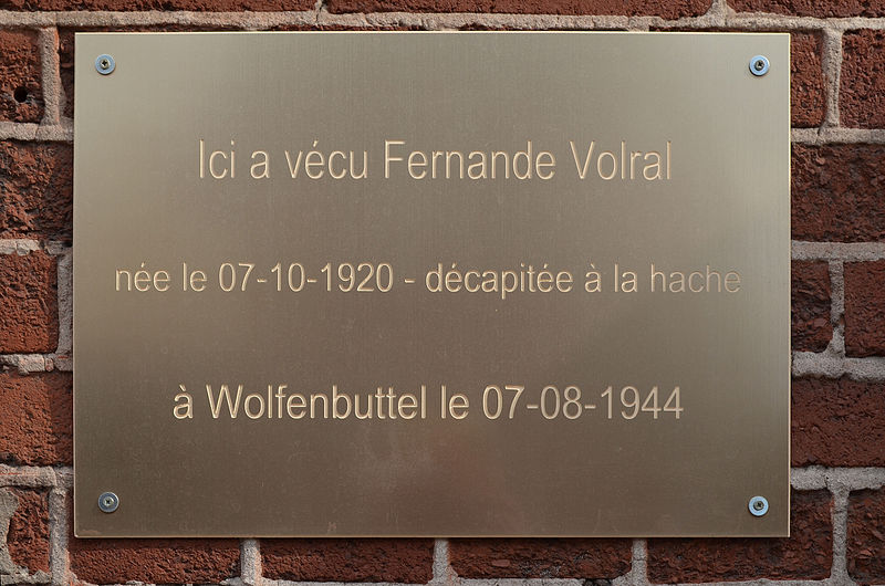 File:Charleroi - plaque Fernande Volral - boulevard des Alliées.jpg