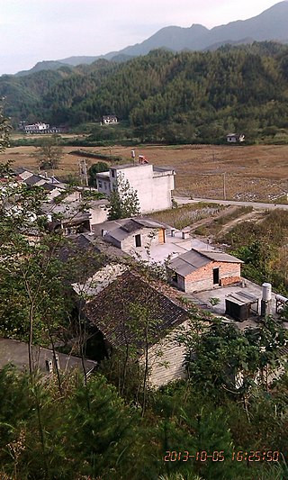 <span class="mw-page-title-main">Chongyang County</span> County in Hubei, Peoples Republic of China