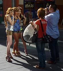 Gyaru being photographed in Ikebukuro in 2009 Classic-gyaru-ikebukuro2009.jpg