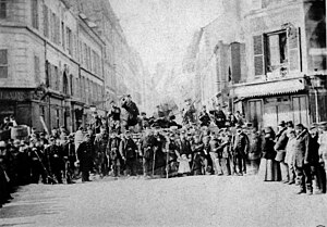 Barricade située rue Saint-Sébastien.