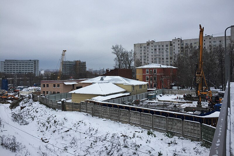 File:Construction of North-East Tangent south of Khovrino railway station (30959325404).jpg