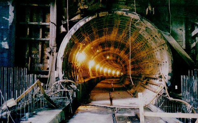 Metro under construction at the Washington Navy Yard in 1989