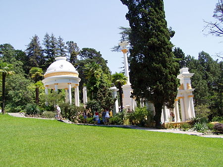 Tập tin:Dendrarium Sochi Mauritanian arbour.jpg