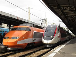 Deux TGV à Paris-Lyon.jpg