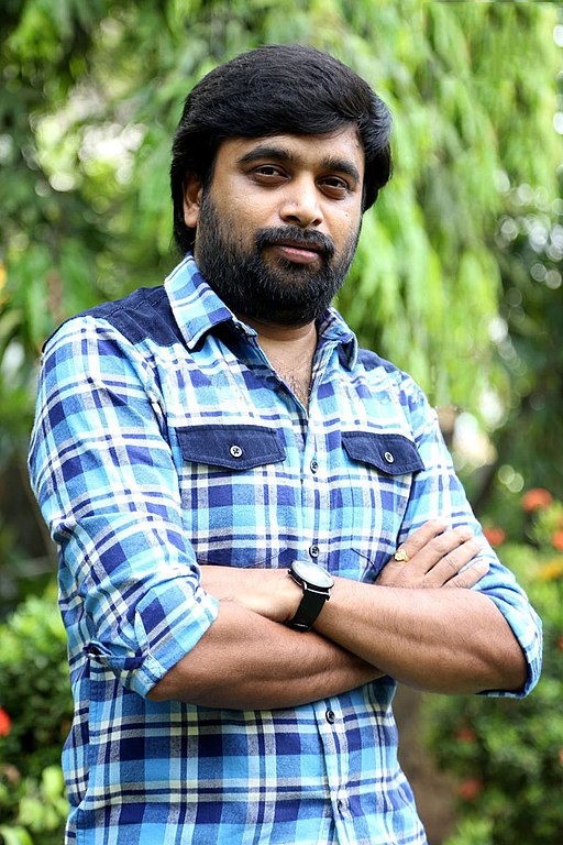 Director M Sasikumar at the Thalaimuraigal Team Press Meet showing their National Award for 2013