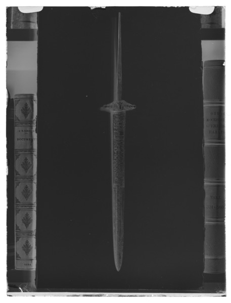 File:Dolkklinga, Vira bruk 1750, dekor av Anders Normander - Livrustkammaren - 70651-negative.tif