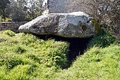 Dolmen de Kerlud, Locmariaquer, Francie - 03.JPG