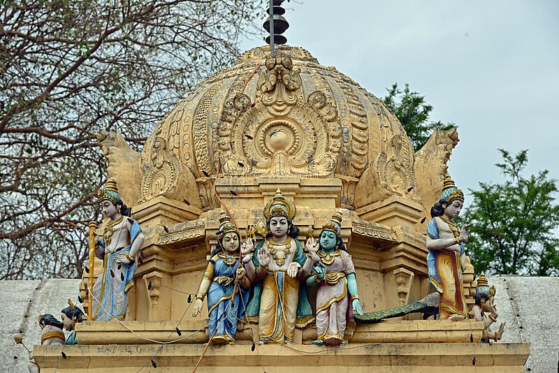 File:Domes Sri Rama Temple, Seethavilas Road, Mysore (02).jpg