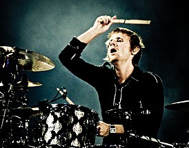 Dominic Howard bij Estadio Ciudad de La Plata.jpg