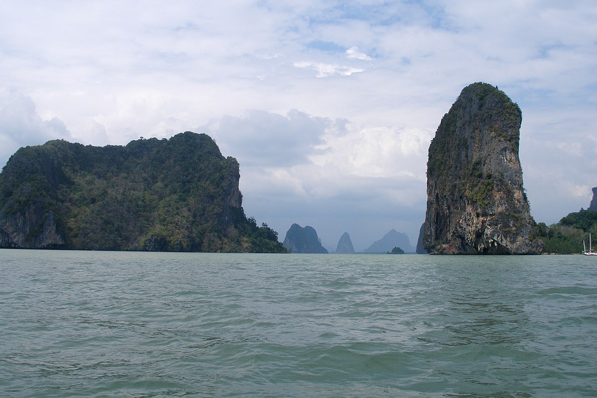 Hạ Long Bay - Wikipedia