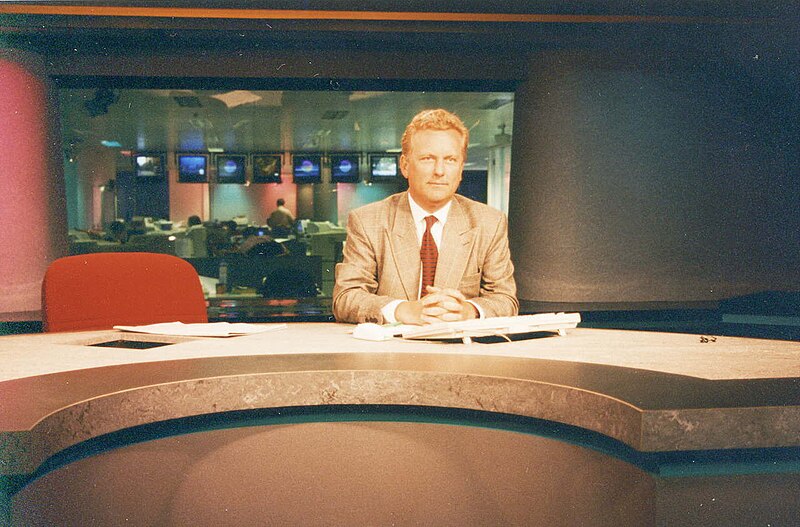 File:Ed Mitchell on stage EBN TV in 1996.jpg