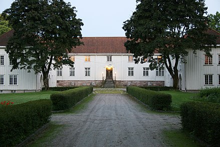 Elingaard Manor Elingaard front.jpg