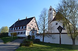 Emeringen (Alb Donau Kreis), Pfarrkirche St. Urban mit Pfarrhaus