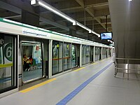 Станція Sacomã метрополітена Сан-Паулу - перша в Бразилії та Латинській Америці, де були встановлені платформні розсувні двері.