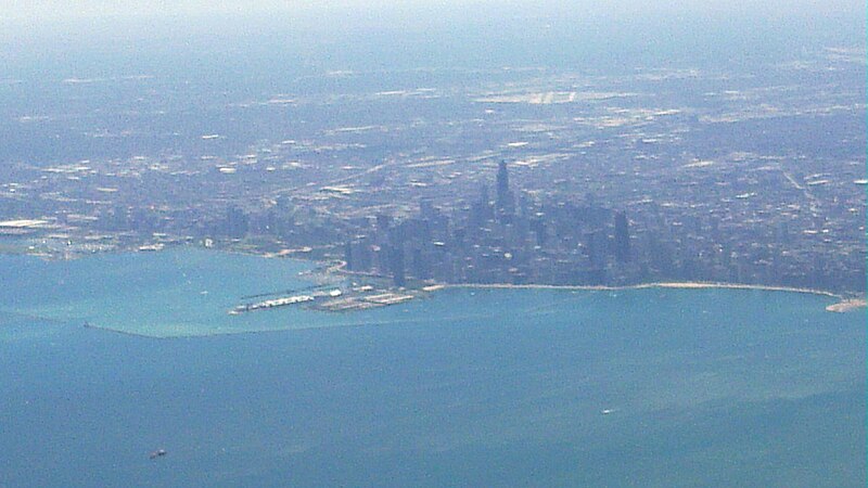 File:Flying over Chicago 02.jpg