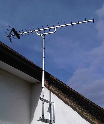 An outdoor aerial being used for Freeview transmissions