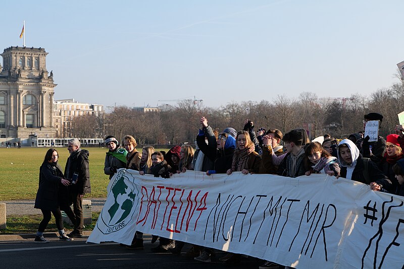 File:FridaysForFuture protest Berlin 2020-01-24 demonstration 75.jpg