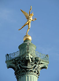 Le Génie de la Liberté, statue d’Auguste Dumont, couronnant la colonne de Juillet, sur la place de la Bastille à Paris. (définition réelle 1 340 × 1 843)