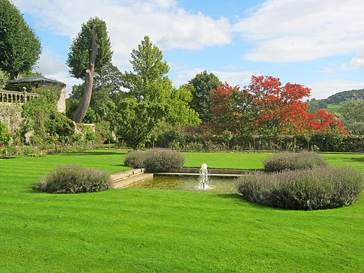 Garden at Haddon Hall - 4 - geograph.org.uk - 2708125