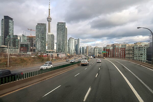 The elevated section of the Gardiner Expressway looking east as it crosses Spadina Avenue, in 2022