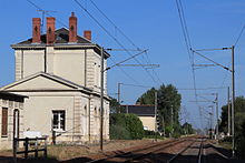 Den gamle passasjerbygningen til stasjonen sett i retning Saint-Nazaire.