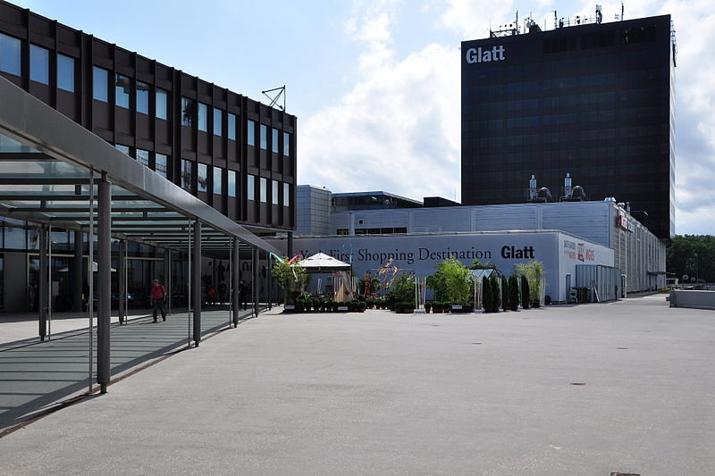 File:Glattzentrum 2011-06-23 16-51-36 ShiftN.jpg