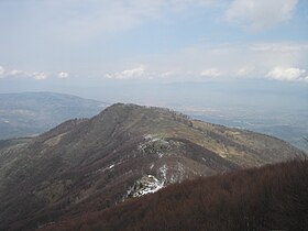 Поглед кон гребенот и Скопската Котлина од врвот на планината