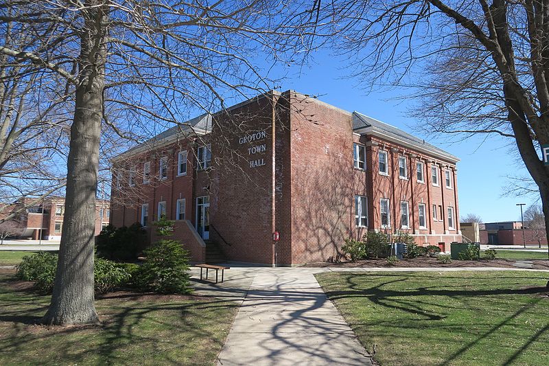 File:Groton Town Hall, Poquonock Bridge CT.jpg