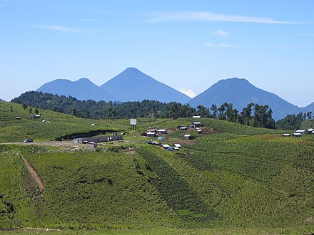 Cadena volcànica de Guatemala al seu pas per l'altiplà guatemalenc.