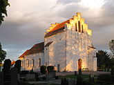 Fil:Hässlunda kyrka.jpg