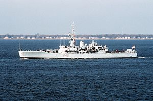 The Leander-class frigate HMS Phoebe in the Hampton Roads HMS Phoebe (F42) entering Hampton Roads 1990.jpeg