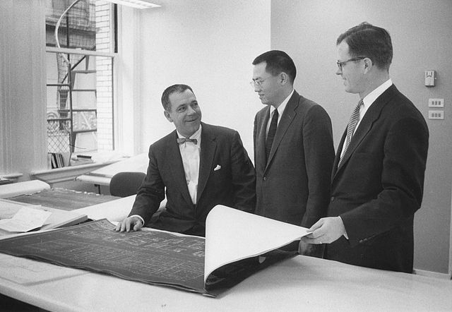 George Hellmuth, Gyo Obata and George Kassabaum in the Welek Fabrics Building on 315 N. 10th St. in St. Louis (1956).