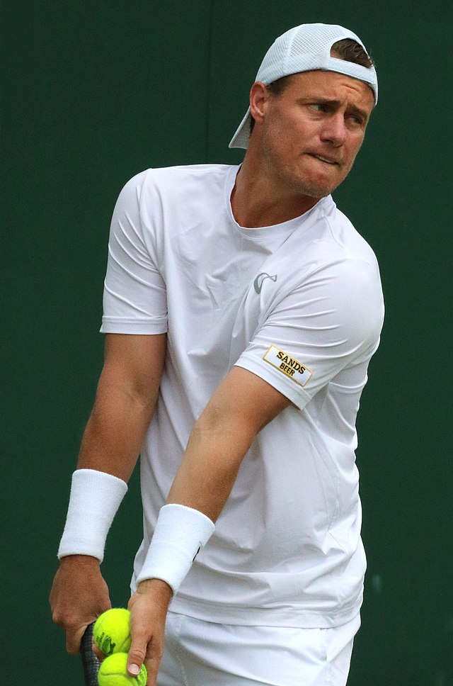 Wimbledon 2023: Top seed Carlos Alcaraz passes tricky Alexandre Muller test  to reach third round - Eurosport