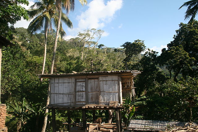 640px-Housing,_Timor_Leste_2010._Photo-_AusAID_(10703971955).jpg (640×427)