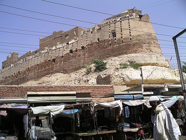 Pacco Qillo was built on a limestone outcropping known as Ganjo Takkar.